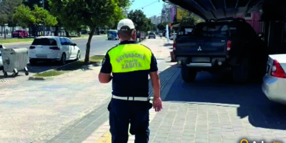 Kaldırımları ve Bisiklet Yollarını İşgal Eden Araçlara Zabıta’dan Ceza