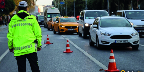 30 Ağustos’ta Adana’da Trafiğe Kapatılacak Yollar Açıklandı