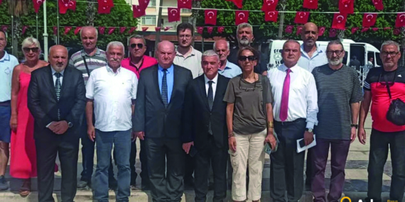 Adana’da Gazetecilerden 103. Yıla Anlamlı Kutlama: Atatürk Anıtı’nda Buluşma