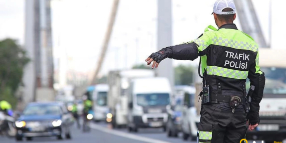 “Adana’da Trafik Kurallarını İhlal Eden Sürücülere Ceza Yağdı”