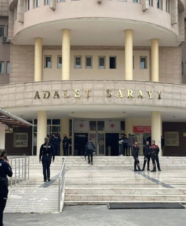 sanliurfa-adliyesinde-patlama-1-personel-yaralandi.jpg
