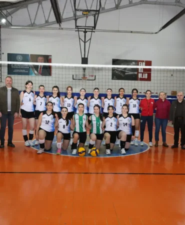 artvinspor-kadin-ve-erkek-bolgesel-voleybol-ligine-hazirlaniyor-1772100283.webp.webp