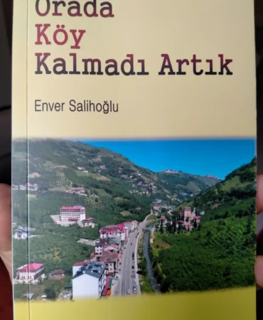 emekli-vali-enver-salihoglu-dogdugu-koyu-kitaplastirdi-af63a32d-dfa8-428c-a301-87b57cb40f27.webp.webp