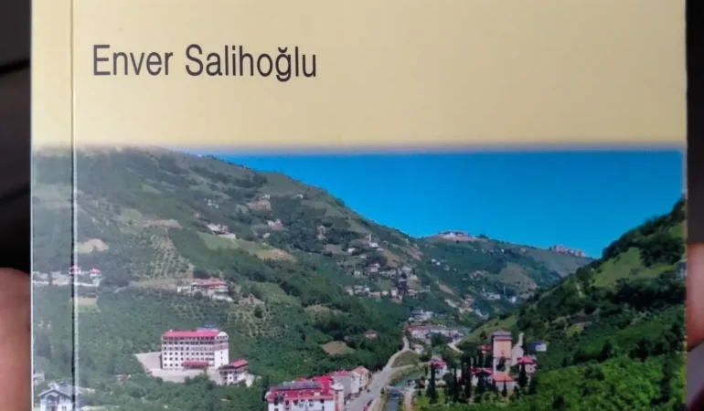 emekli-vali-enver-salihoglu-dogdugu-koyu-kitaplastirdi-af63a32d-dfa8-428c-a301-87b57cb40f27.webp.webp