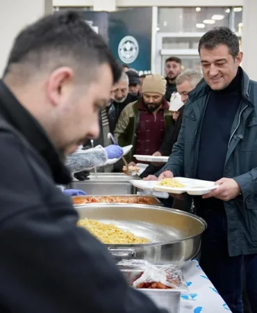 fuat-kose-sagligina-kavustu-vatandasla-iftar-acti-1772002952.webp.webp