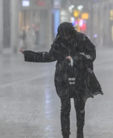 meteorolojiden-39-il-icin-kuvvetli-yagis-ve-firtina-uyarisi-1771312889.webp.webp