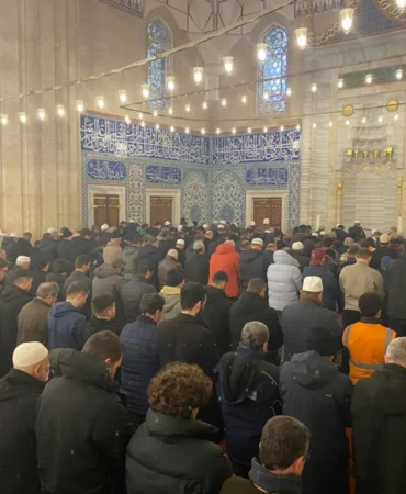 selimiye-cami-ibadete-acildi-1771508913.webp.webp