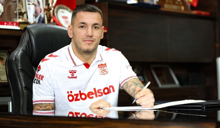 sivasspor-eski-golcusunu-geri-getirdi-rey-manaj-yeniden-sivassporda.jpg