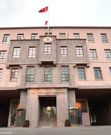 nato-irak-misyonu-sonlandi-turk-askeri-yurda-dondu-f6addfb7-21e0-4ea6-9342-36af832adc4a.webp.webp.webp
