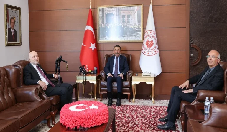 rektor-prof-dr-ahmet-ulusoydan-vali-hacibektasogluna-ziyaret-106a870168bb361.webp.webp.webp